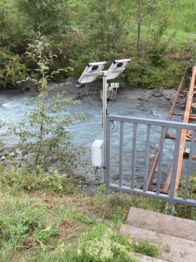 An innovation for monitoring the flow of a waterway without altering the natural environment